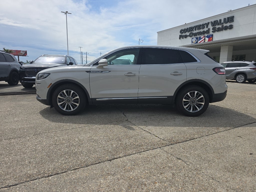2023 Lincoln Nautilus Standard