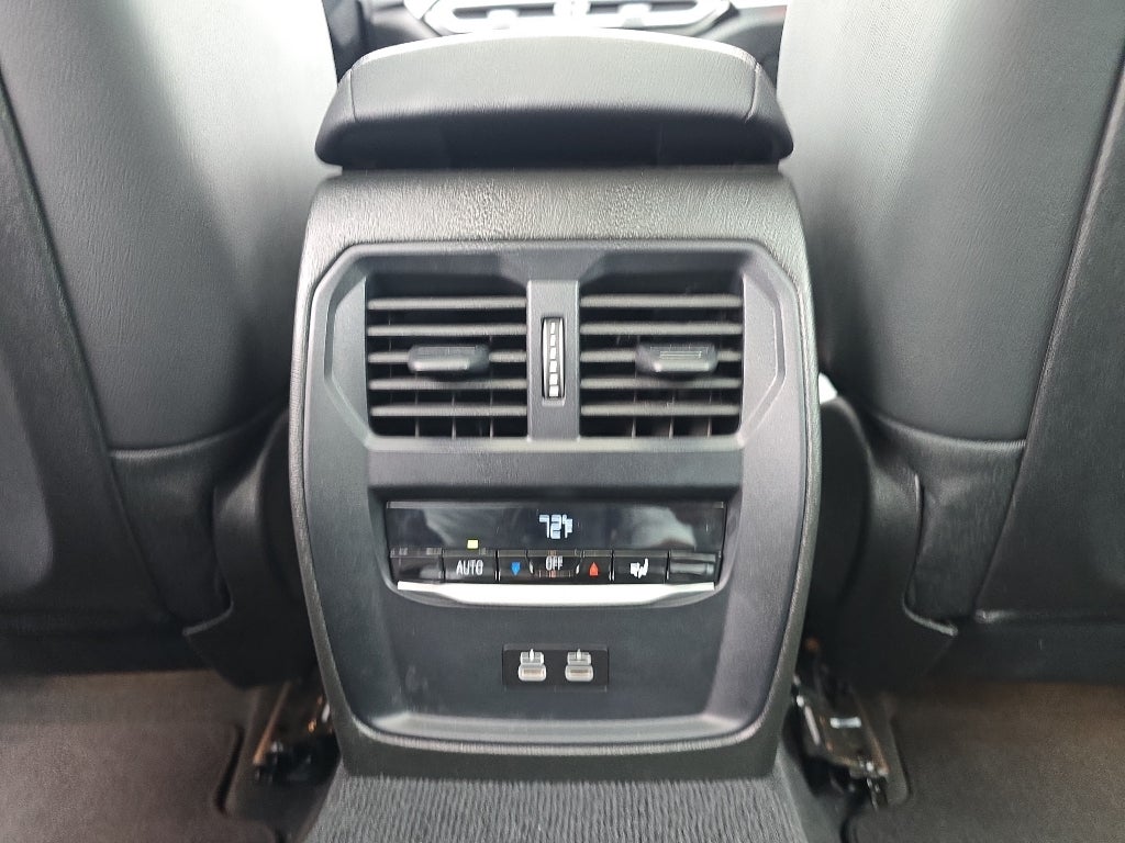 2024 BMW 3 series 330i