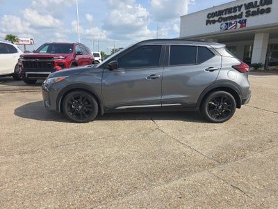 2023 Nissan Kicks SR