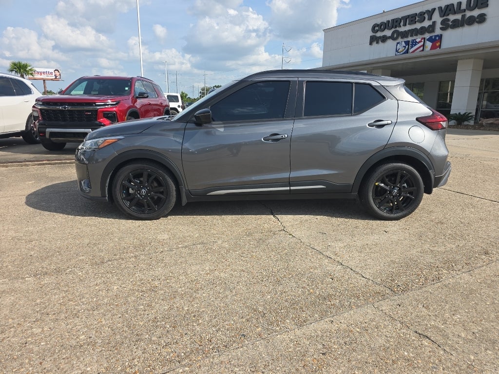 2023 Nissan Kicks SR