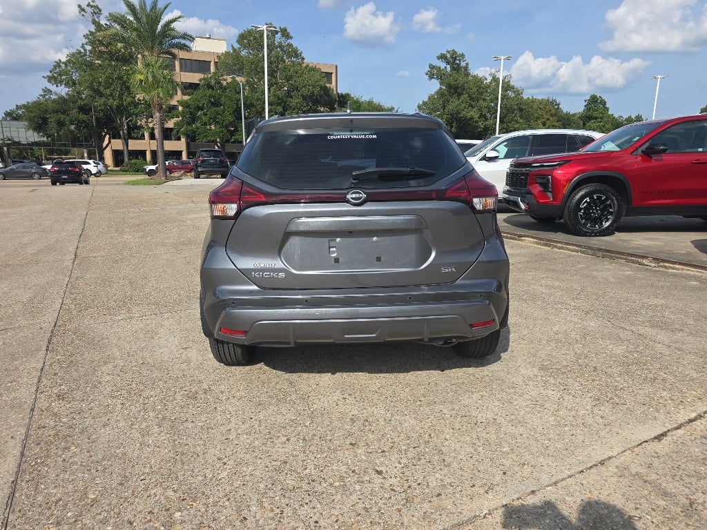2023 Nissan Kicks SR