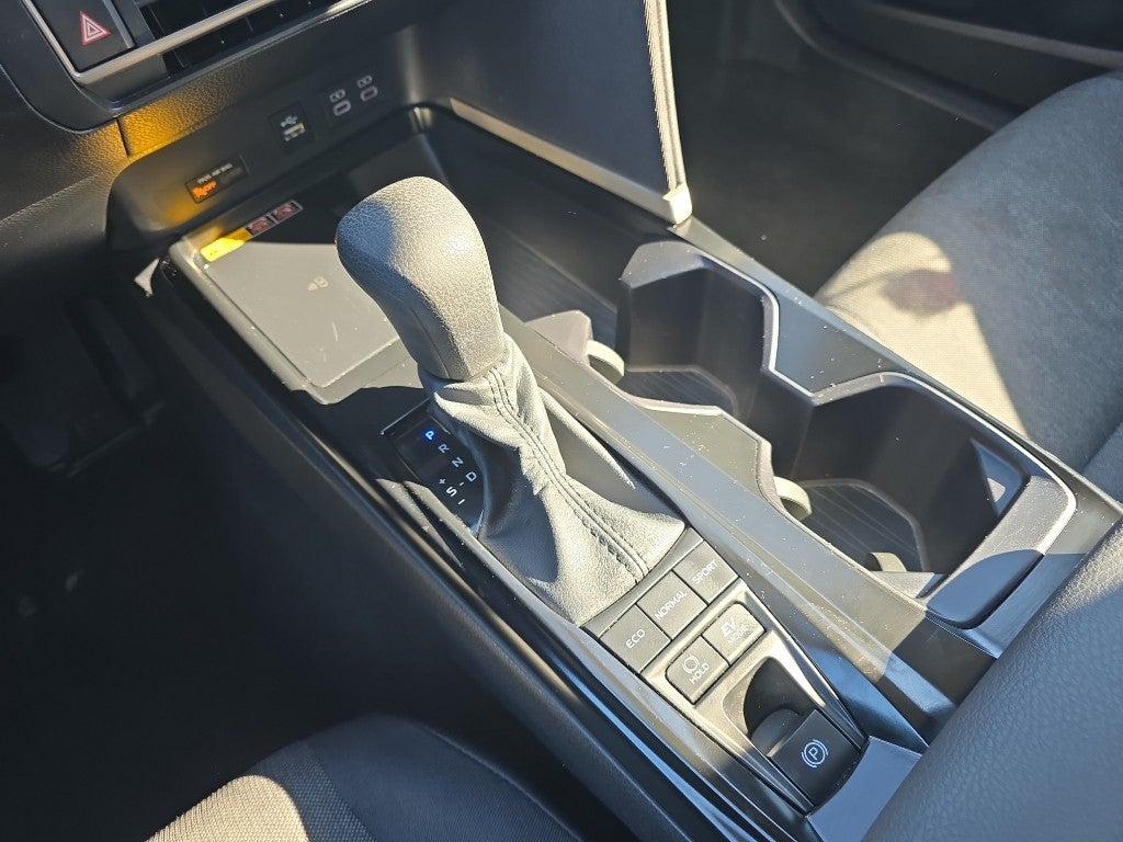 2025 Toyota Camry Hybrid SE