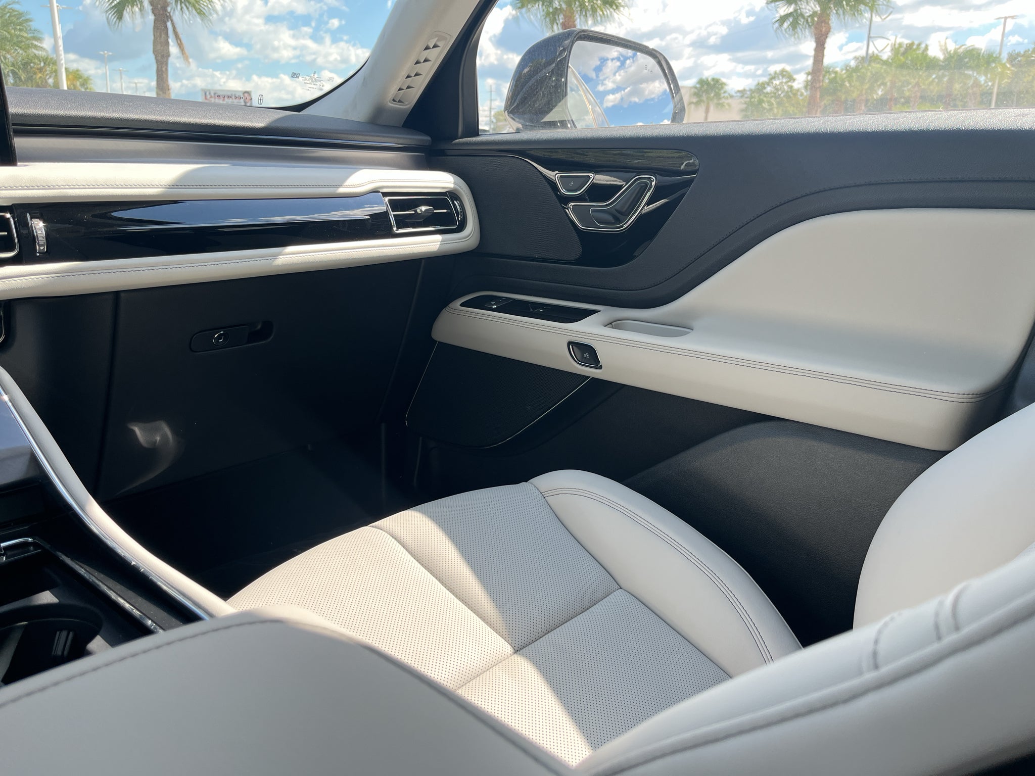 2027 Lincoln Aviator Premiere