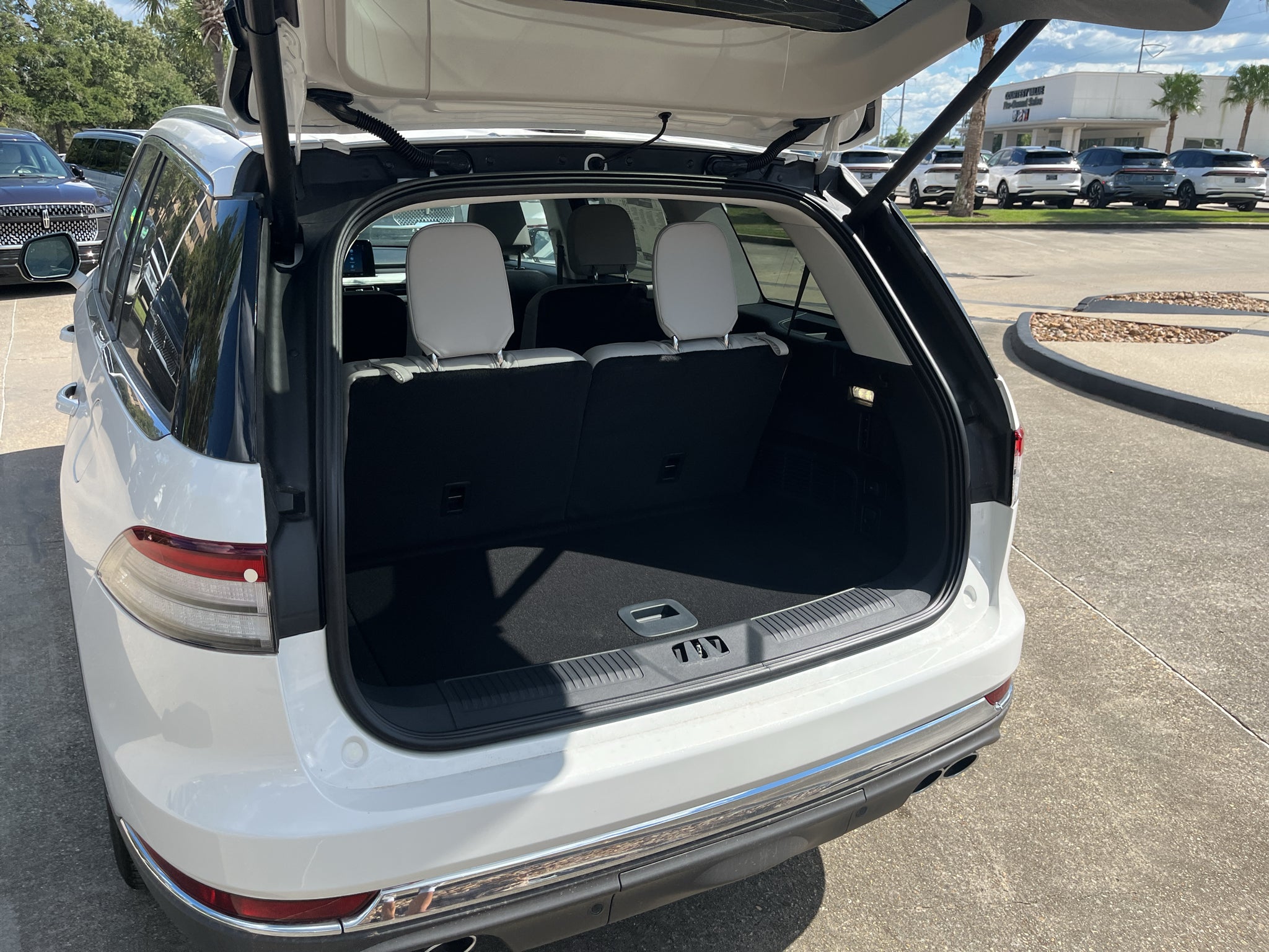 2027 Lincoln Aviator Premiere
