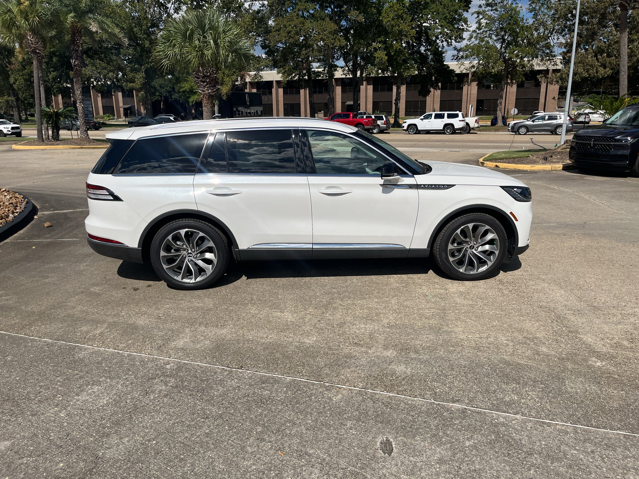 2027 Lincoln Aviator Premiere