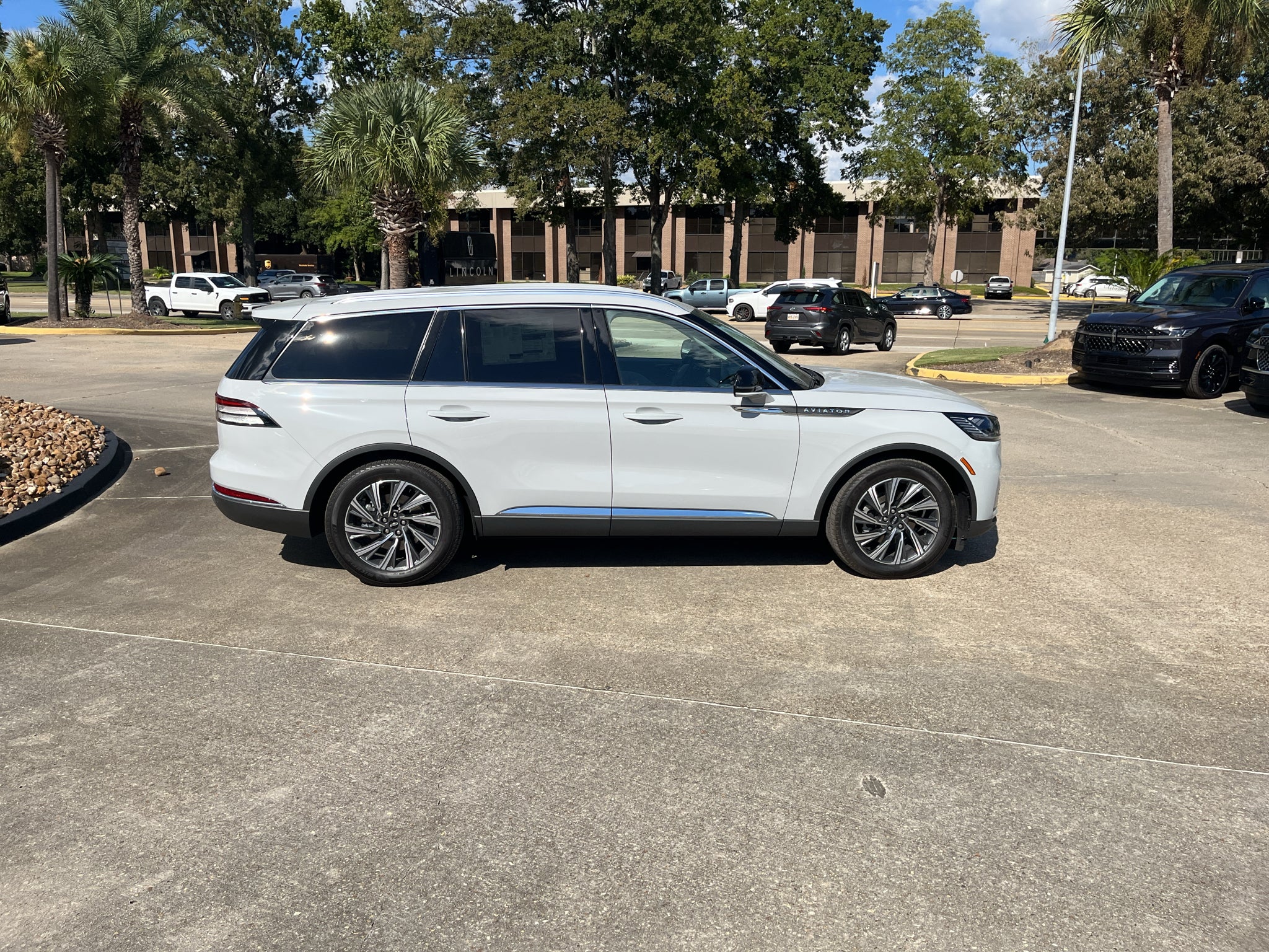 2027 Lincoln Aviator Premiere