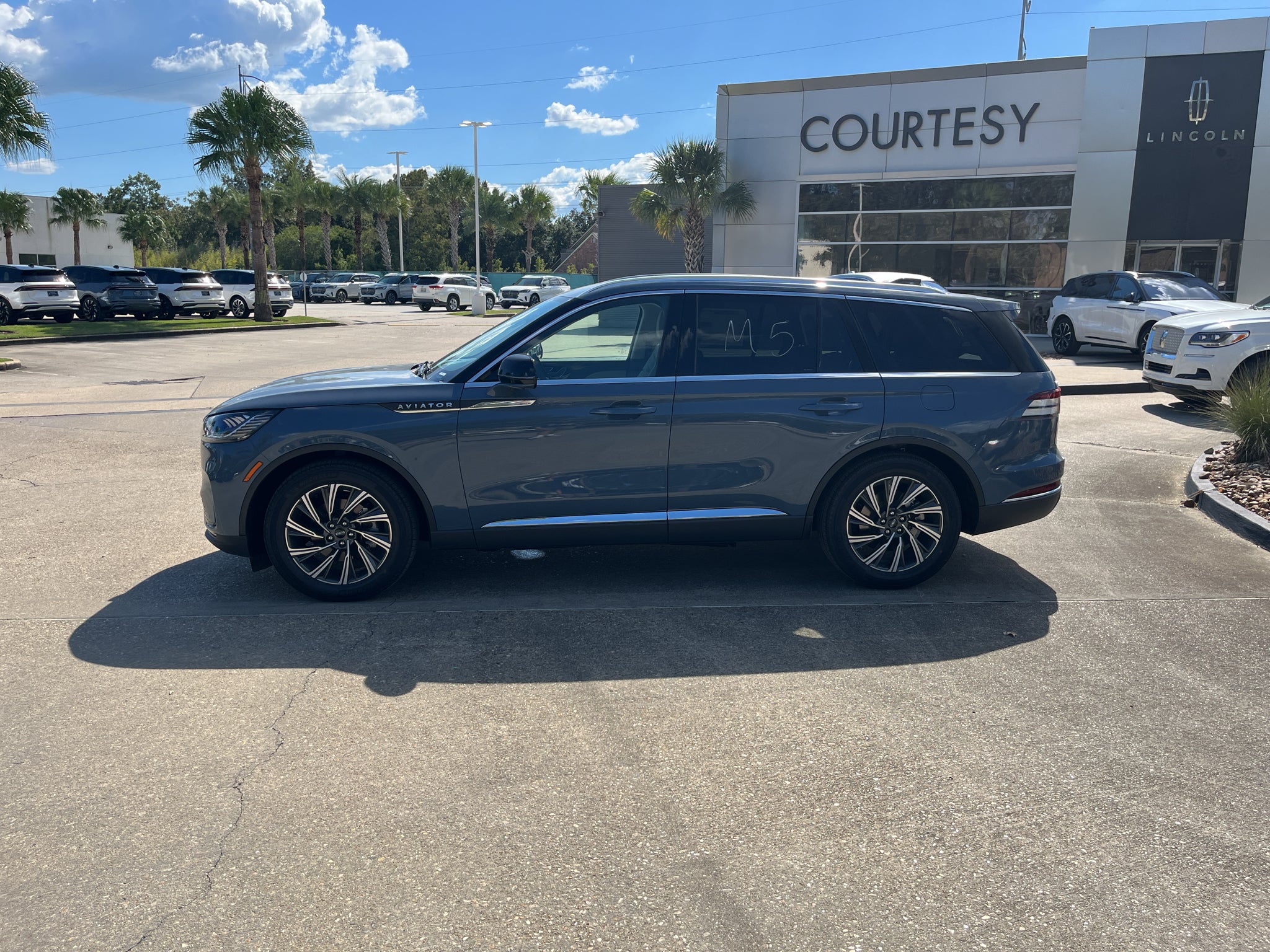 2027 Lincoln Aviator Premiere
