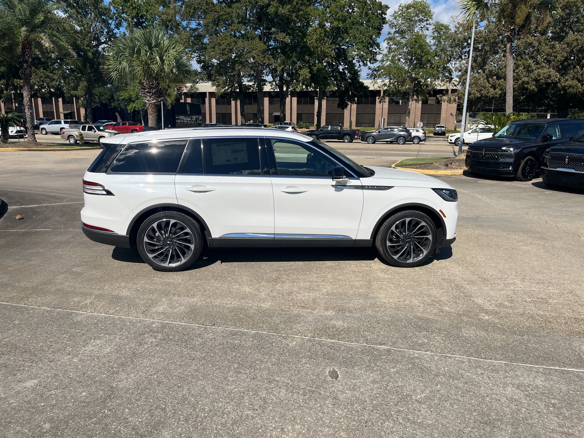 2027 Lincoln Aviator Reserve