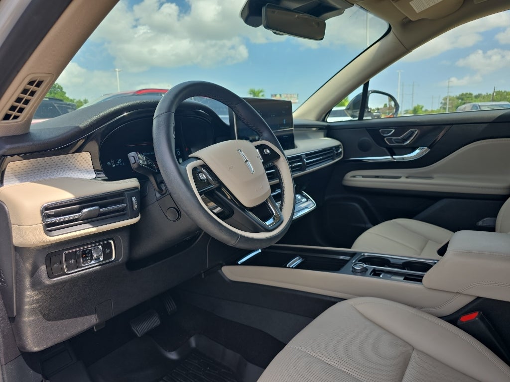 2025 Lincoln Corsair Premiere