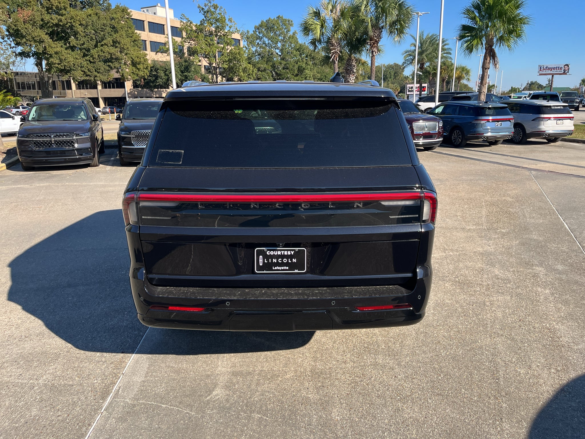 2027 Lincoln Navigator Reserve