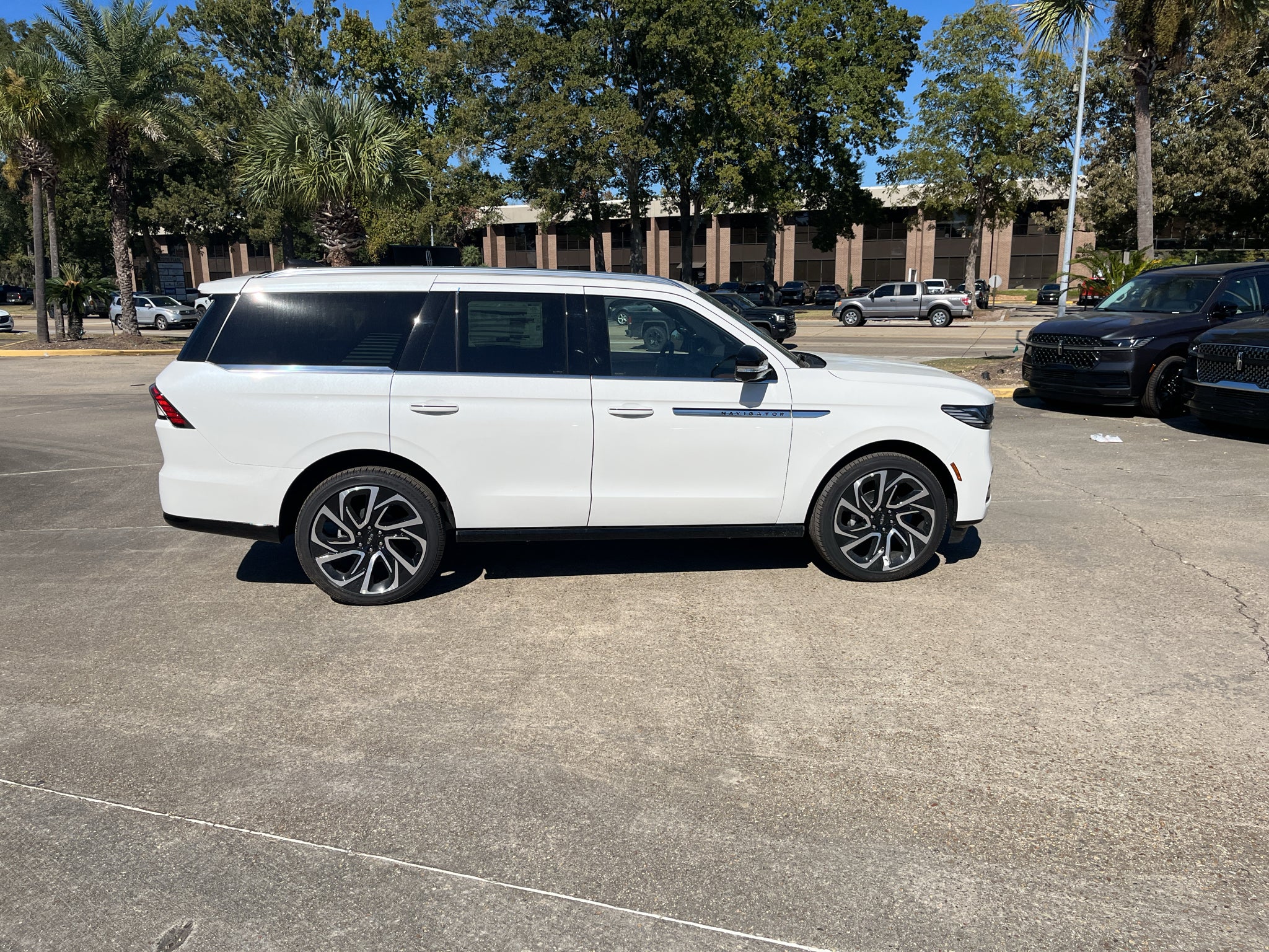 2027 Lincoln Navigator Reserve