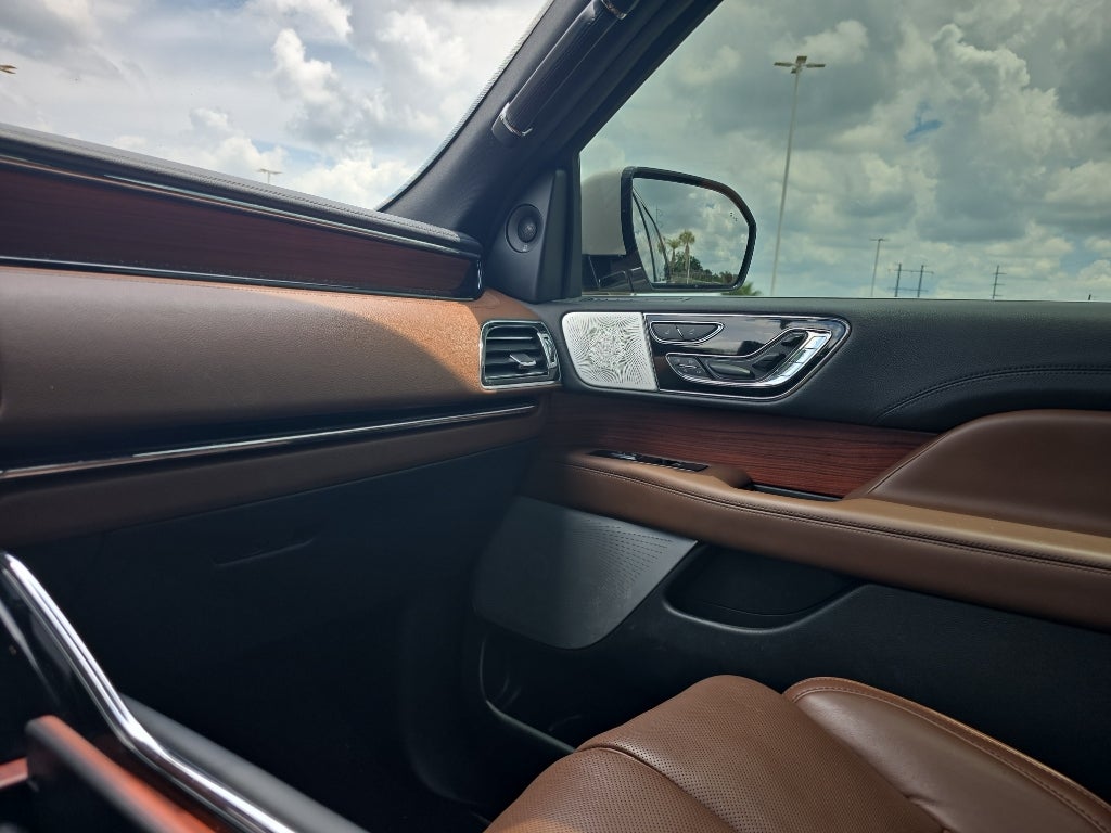2024 Lincoln Navigator Reserve Jet Package