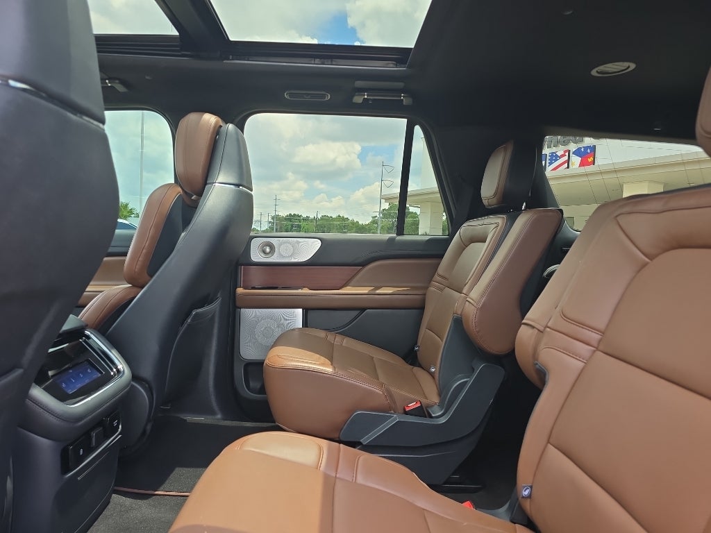 2024 Lincoln Navigator Reserve Jet Package