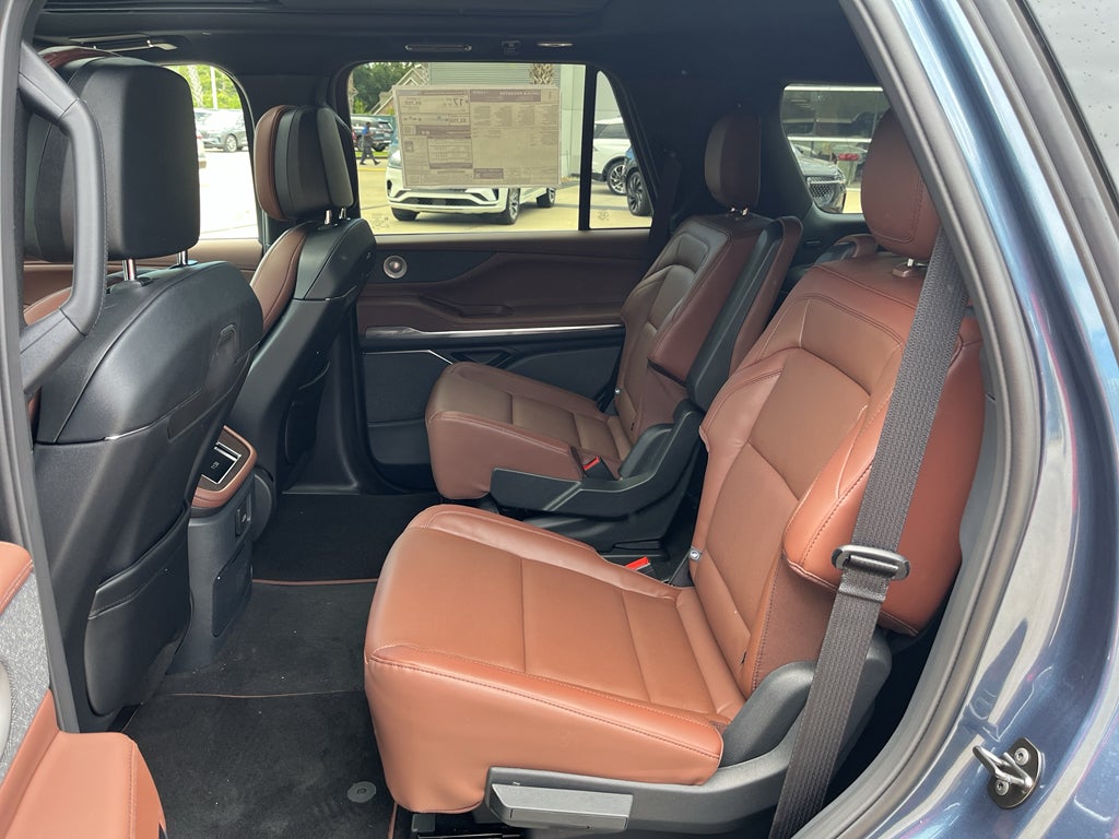 2027 Lincoln Navigator Reserve