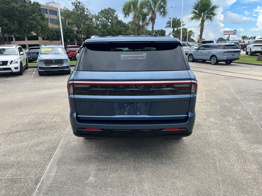 2027 Lincoln Navigator Reserve