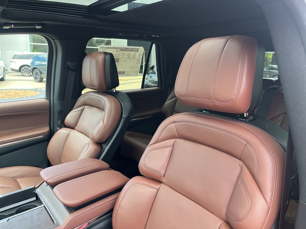 2027 Lincoln Navigator Reserve