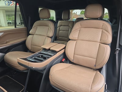 2025 Lincoln Navigator Black Label