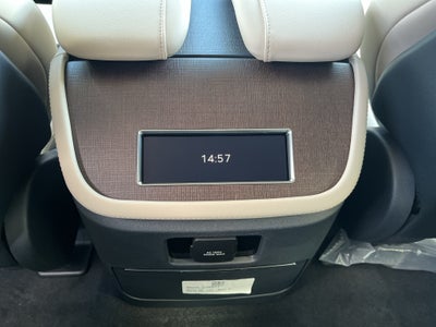 2027 Lincoln Navigator Premiere