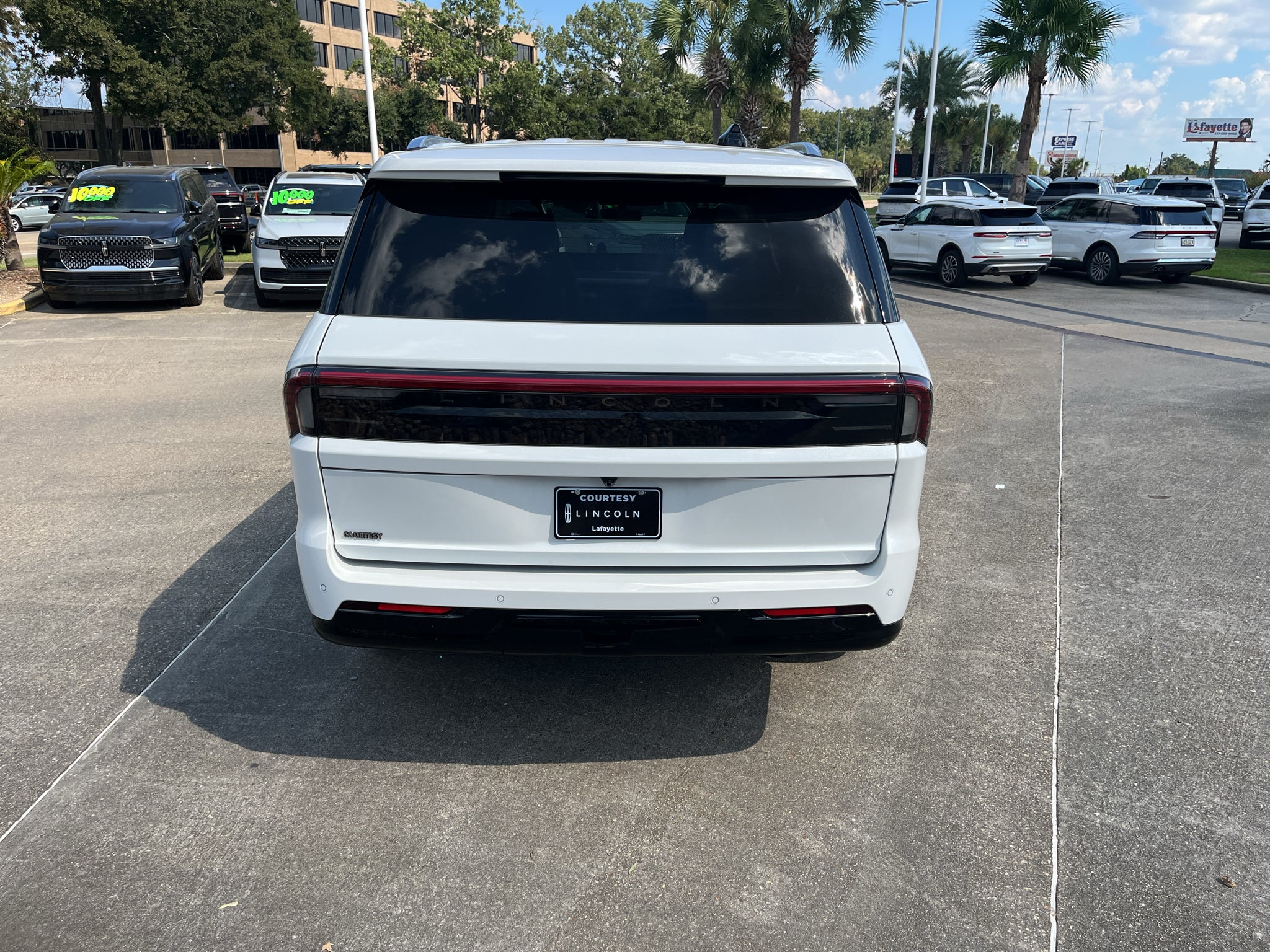 2027 Lincoln Navigator Premiere