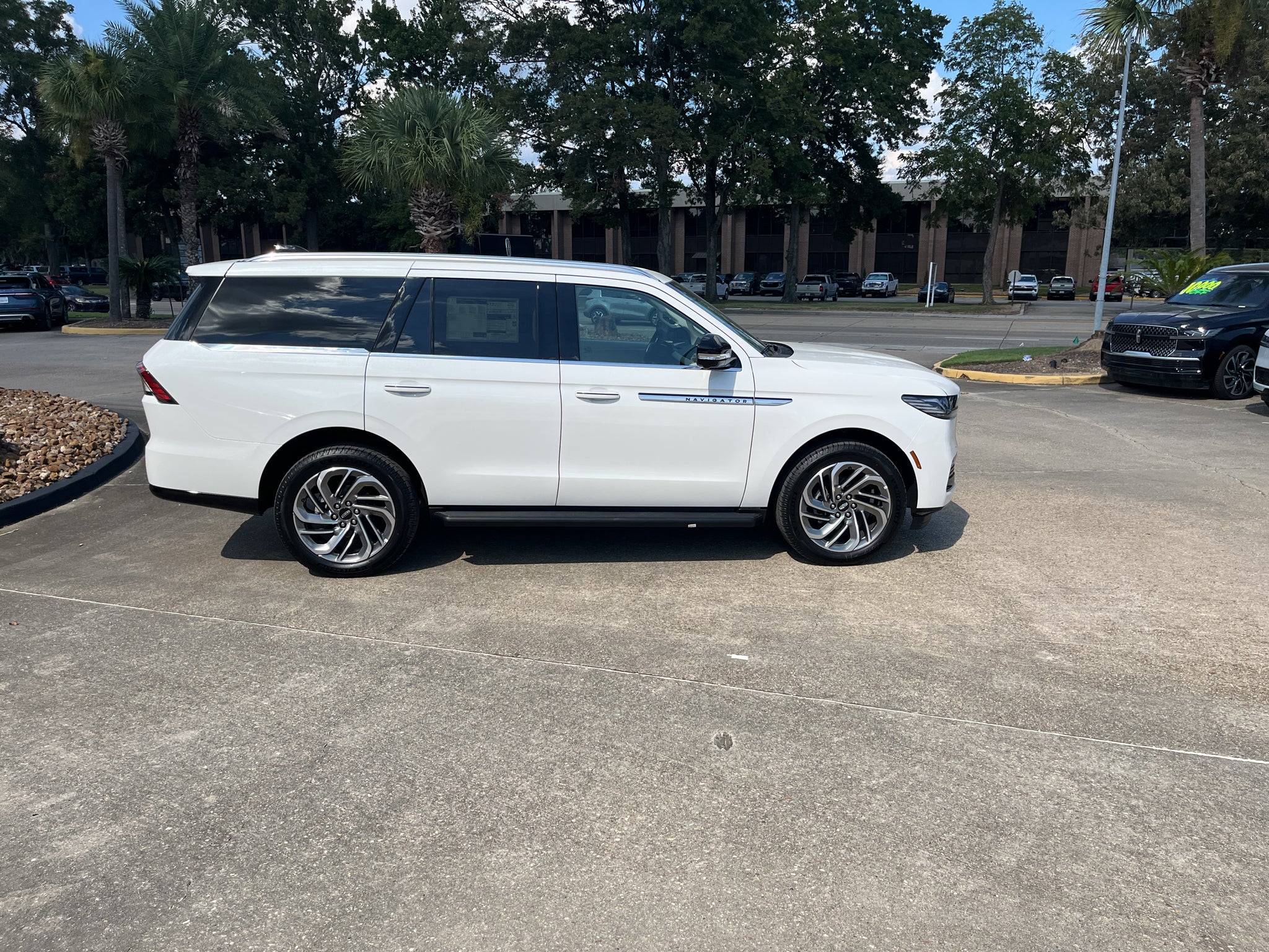 2027 Lincoln Navigator Premiere