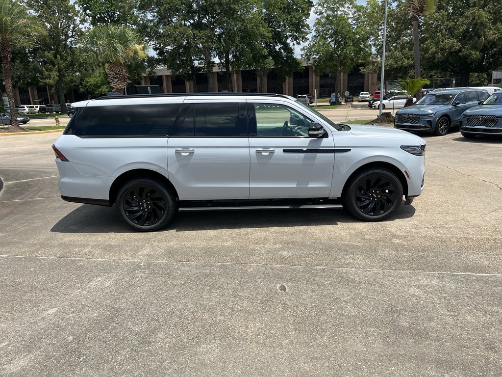 2026 Lincoln Navigator L Reserve
