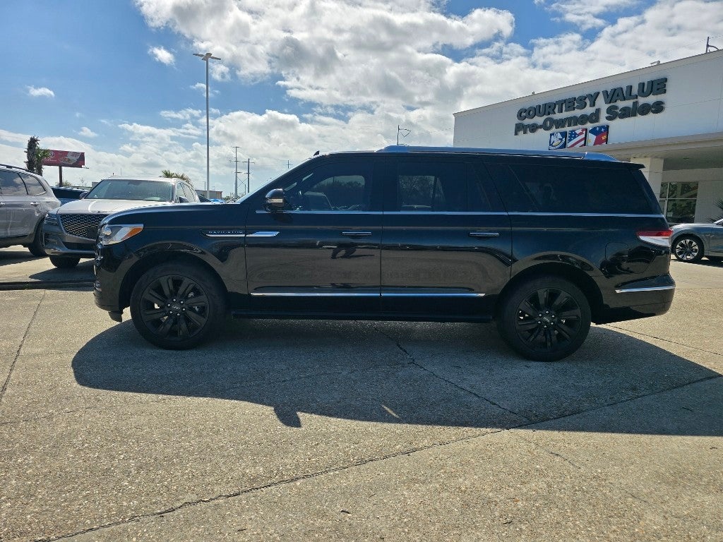 2023 Lincoln Navigator L Reserve