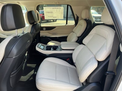 2027 Lincoln Navigator L Reserve