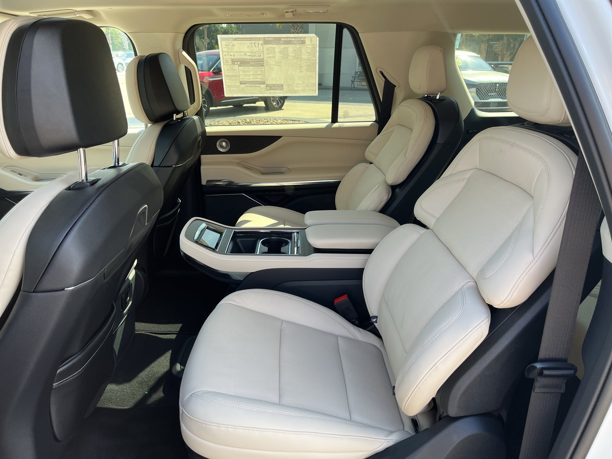 2027 Lincoln Navigator L Reserve