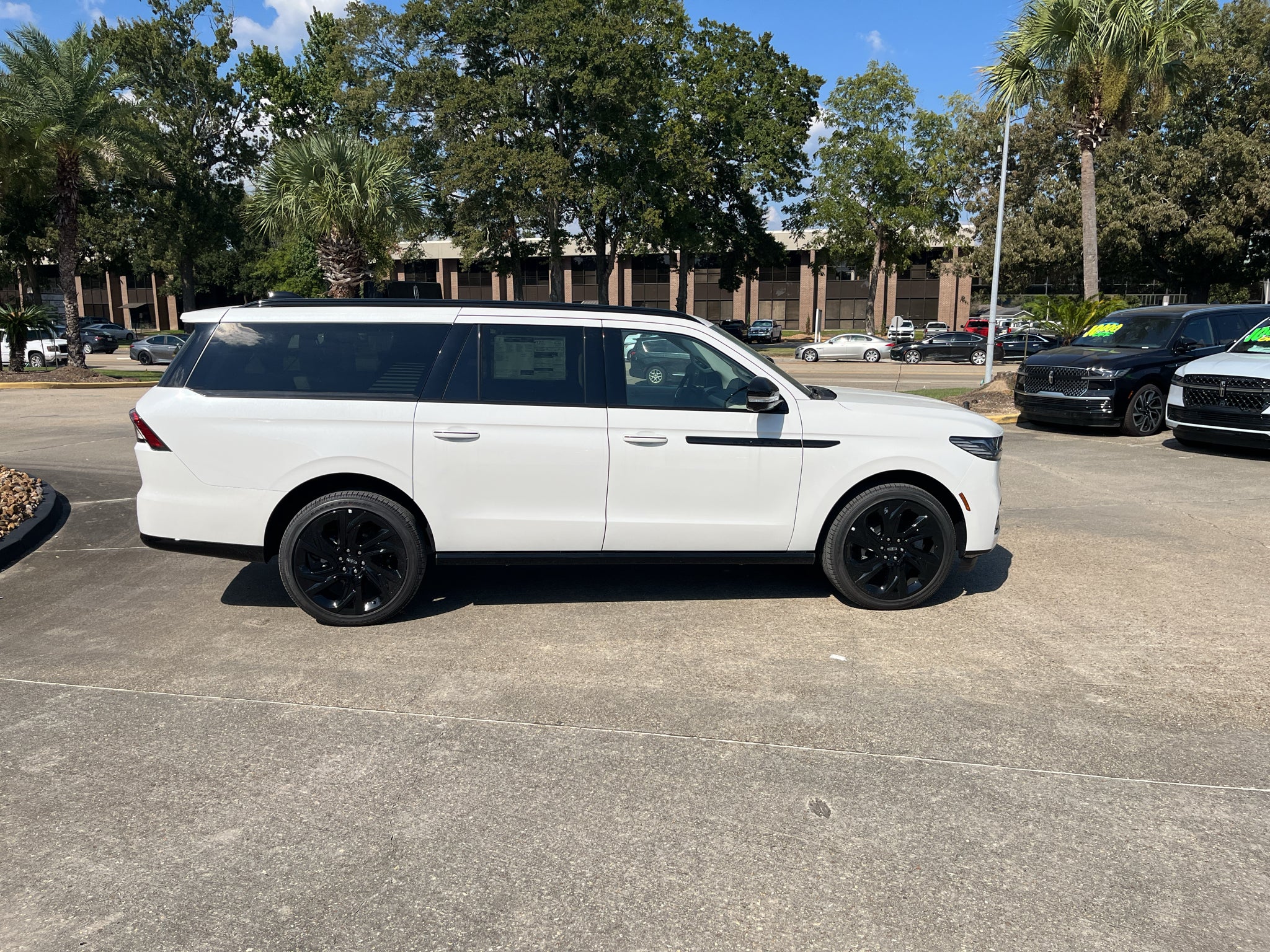 2027 Lincoln Navigator L Reserve