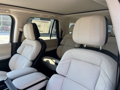 2027 Lincoln Navigator L Reserve