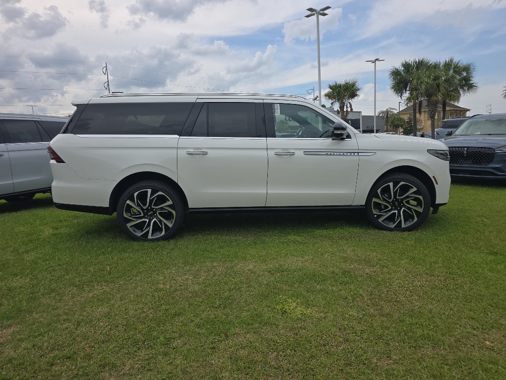 2026 Lincoln Navigator L Reserve