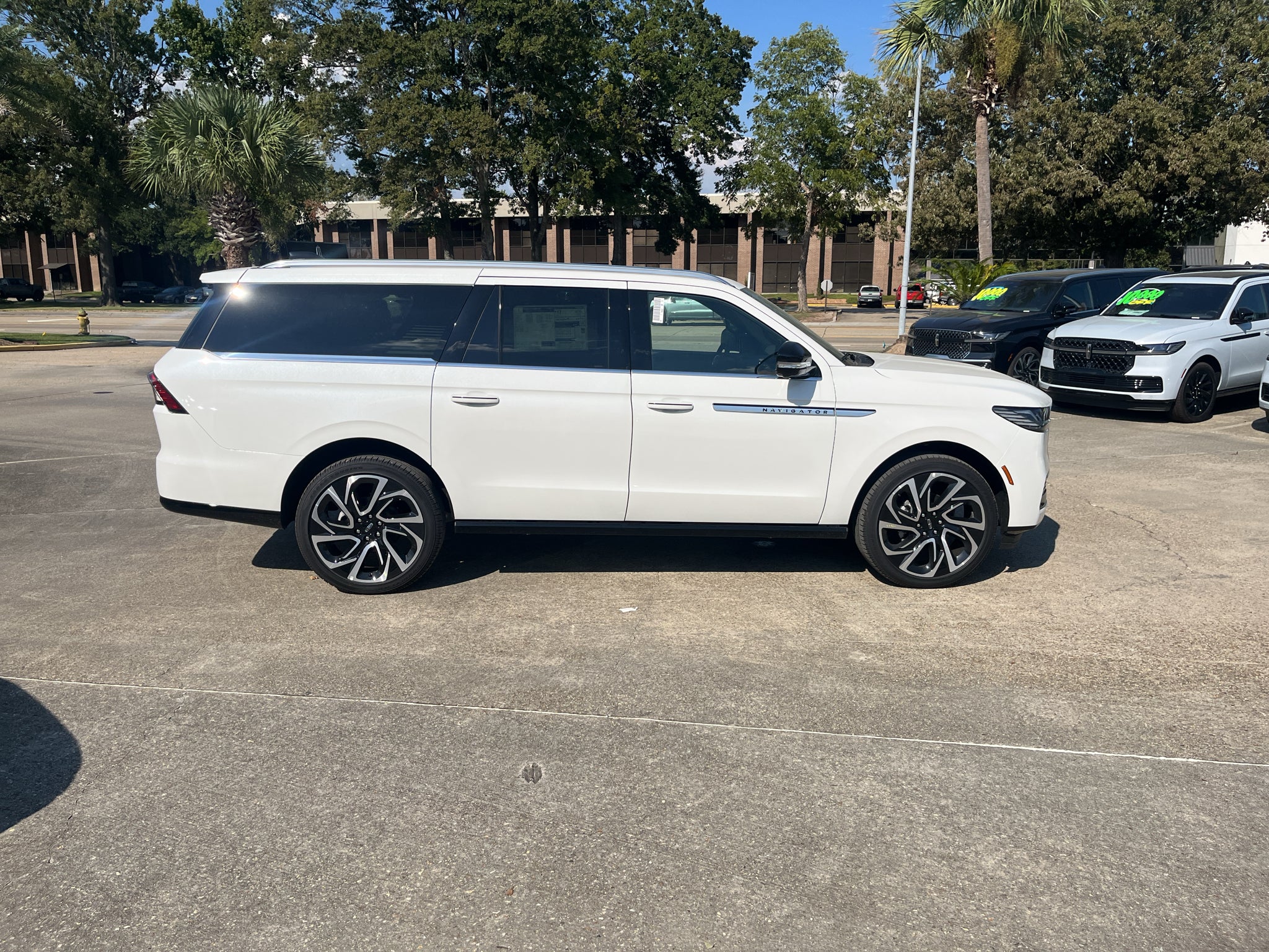 2027 Lincoln Navigator L Reserve