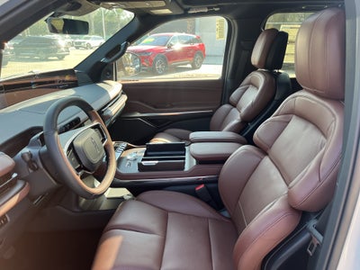 2027 Lincoln Navigator L Reserve