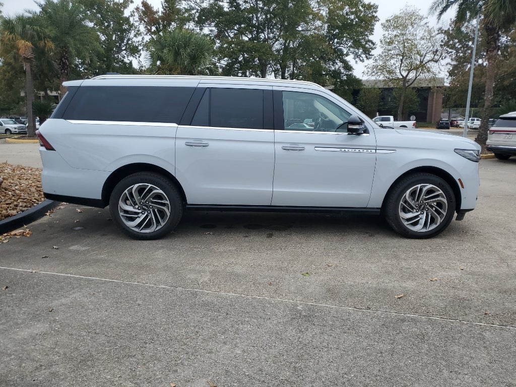 2025 Lincoln Navigator L Reserve