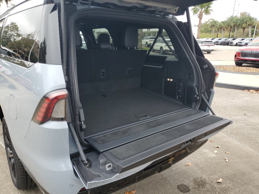 2025 Lincoln Navigator L Reserve