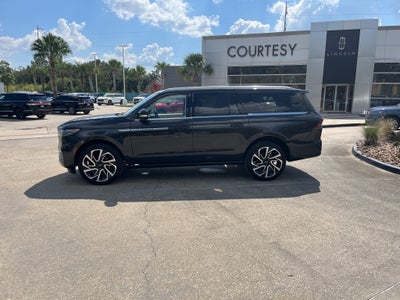 2027 Lincoln Navigator L Reserve