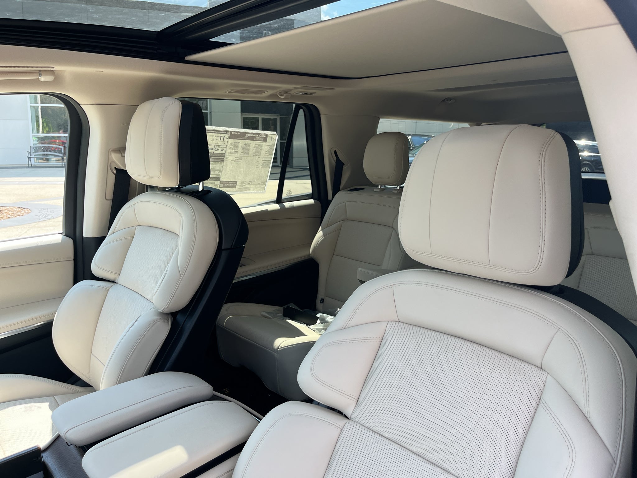 2027 Lincoln Navigator L Reserve