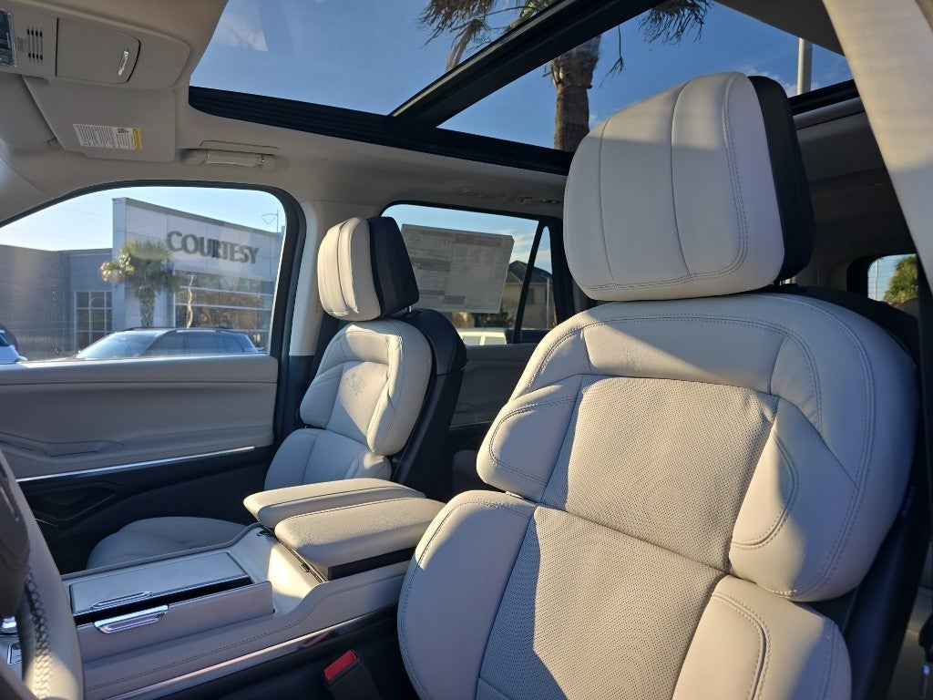 2026 Lincoln Navigator L Reserve