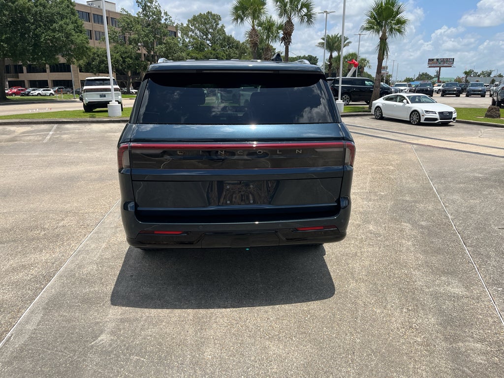 2026 Lincoln Navigator L Reserve