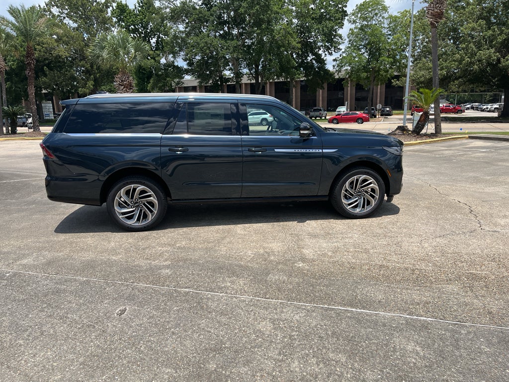 2026 Lincoln Navigator L Reserve