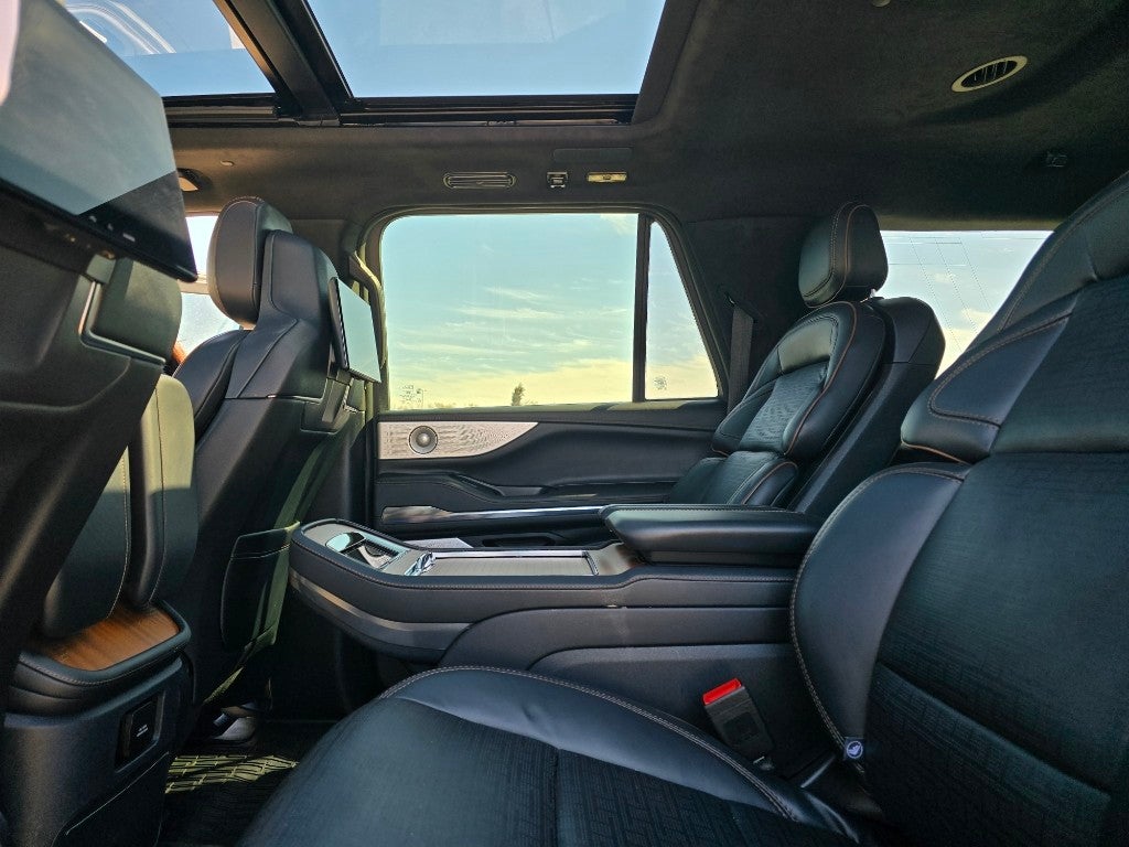 2025 Lincoln Navigator L Black Label