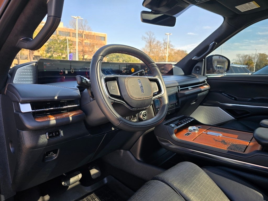 2025 Lincoln Navigator L Black Label