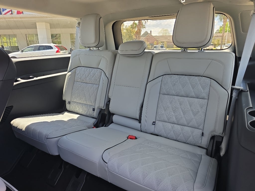 2025 Lincoln Navigator L Black Label