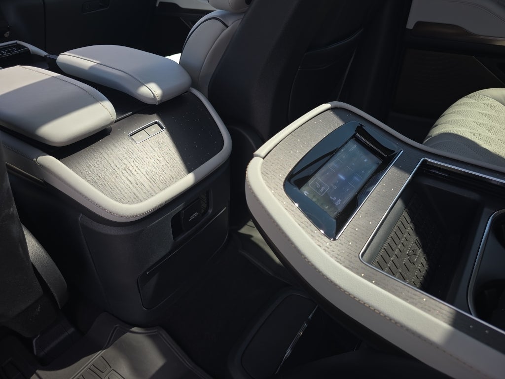2025 Lincoln Navigator L Black Label