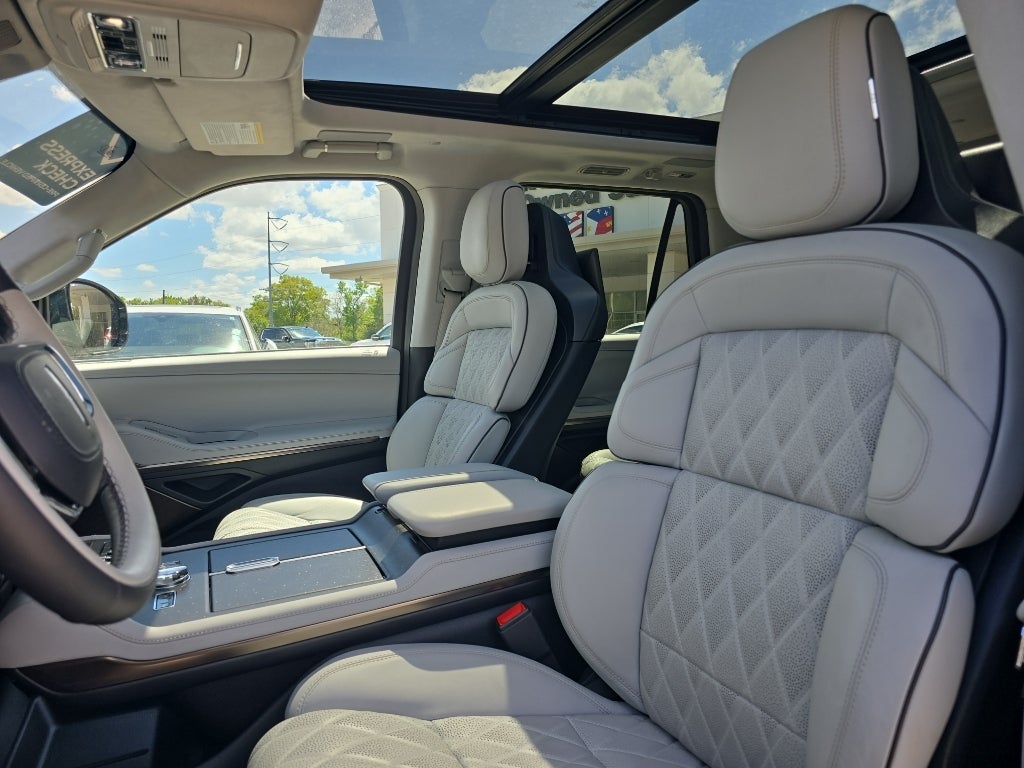 2025 Lincoln Navigator L Black Label