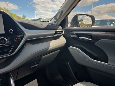 2025 Toyota Highlander Platinum