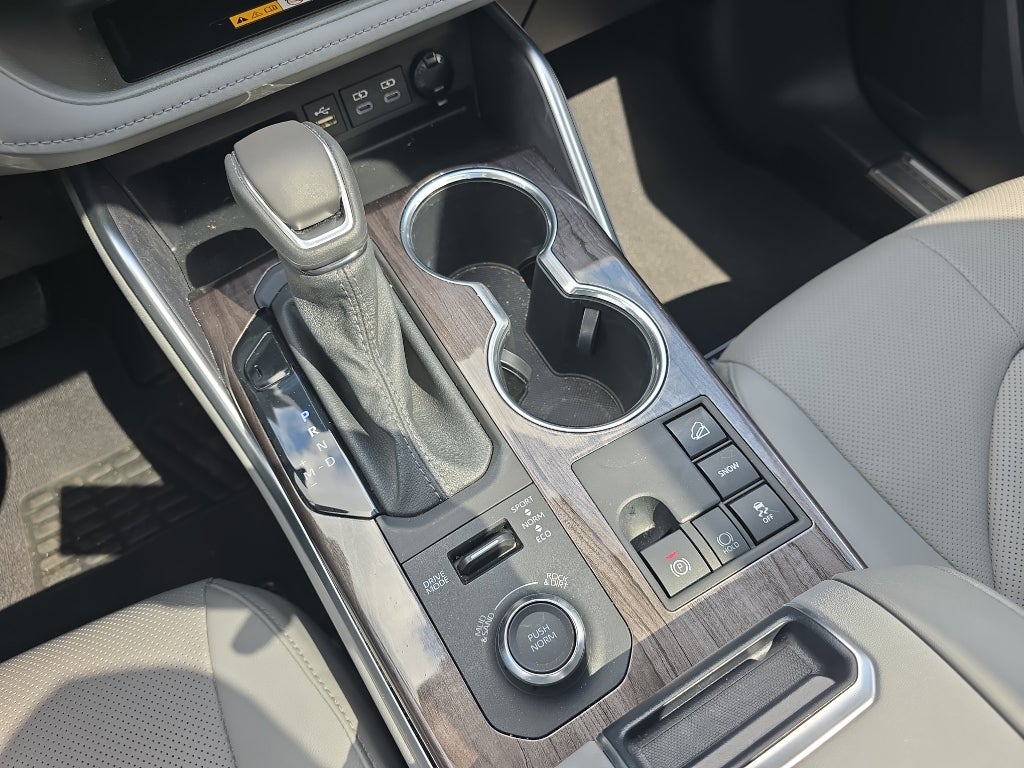 2025 Toyota Highlander Platinum