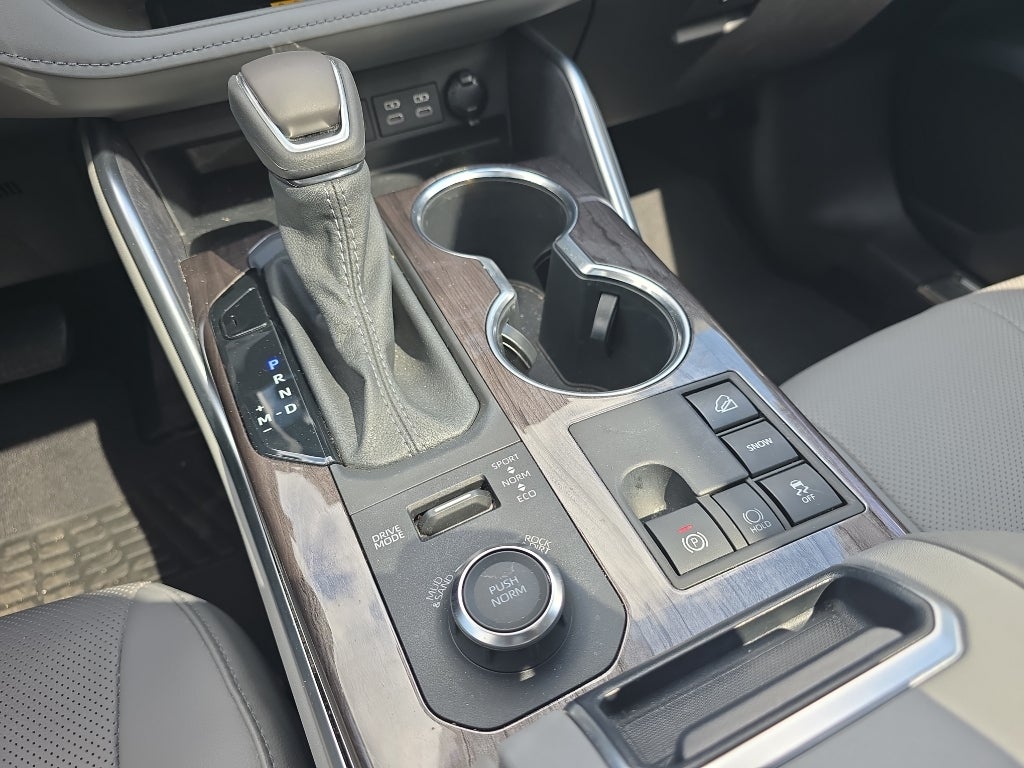 2025 Toyota Highlander Platinum