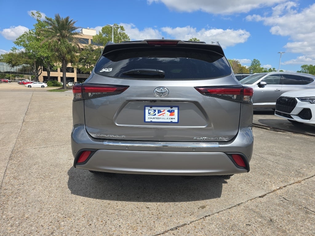 2025 Toyota Highlander Platinum