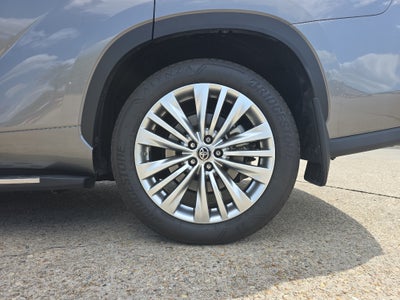 2025 Toyota Highlander Platinum
